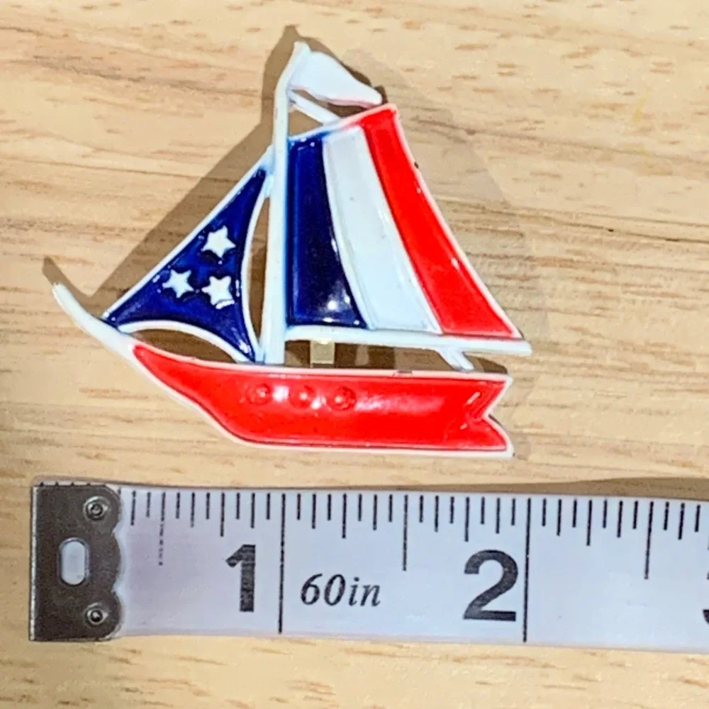 Vintage Hallmark Patriotic‎ Sailboat Brooch Red White Blue Enamel Nautical 1986